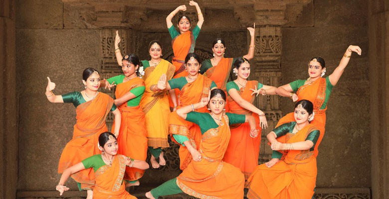 Rasika dancers photo | Rasika presents JAYANTHI RAMAN'S MARGAM: THE DIVINE PATH Dance of India | Saturday, May 21, 2022, 6:30pm | Playing at: Winningstad Theatre
