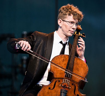 Joshua Roman playing the Cello