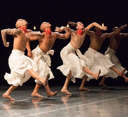 Photo of Grupo Corpo dancers performing