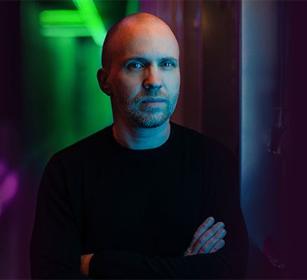 Photo of Oregon Symphony conductor David Danzmayr
