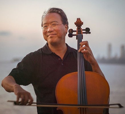 Photo of Yo-Yo Ma holding a cello