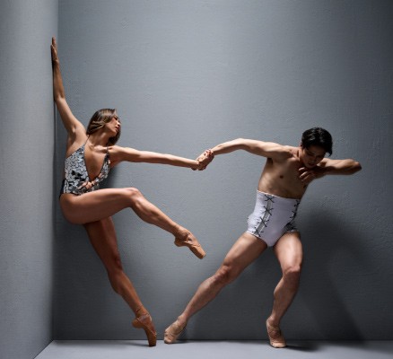 Photo of Complexions Contemporary Ballet female dancer and male dancer in pose