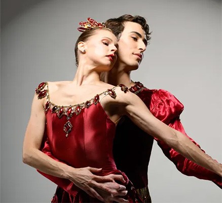 Photo of a male and female Oregon Ballet Theatre dancers in Princess and the Pea