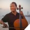 Photo of Yo-Yo Ma holding a cello